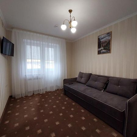 Apart-Hotel 24/7 Kamjanets-Podilsky Buitenkant foto