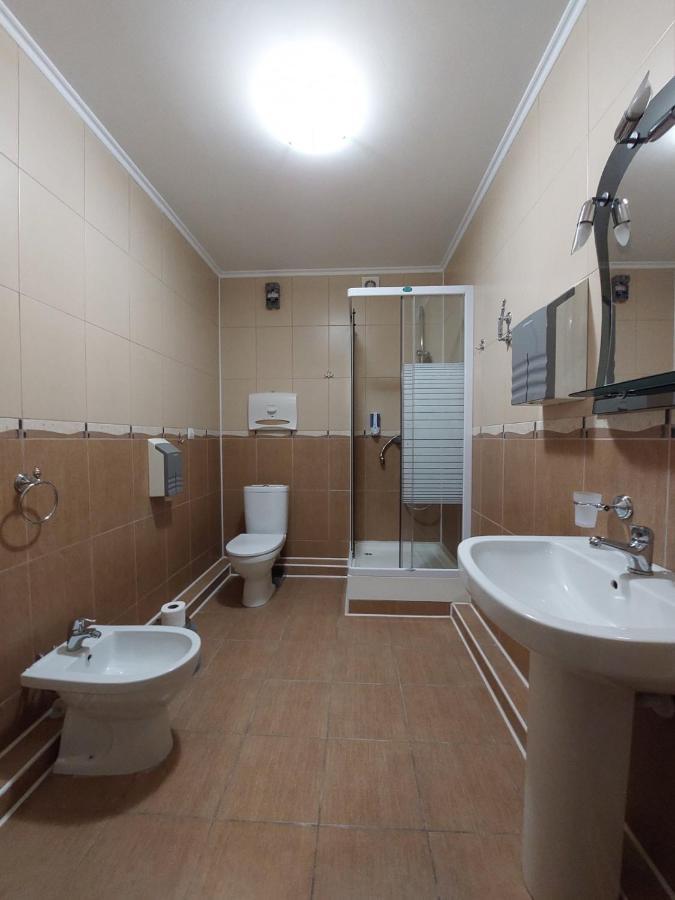 Apart-Hotel 24/7 Kamjanets-Podilsky Buitenkant foto
